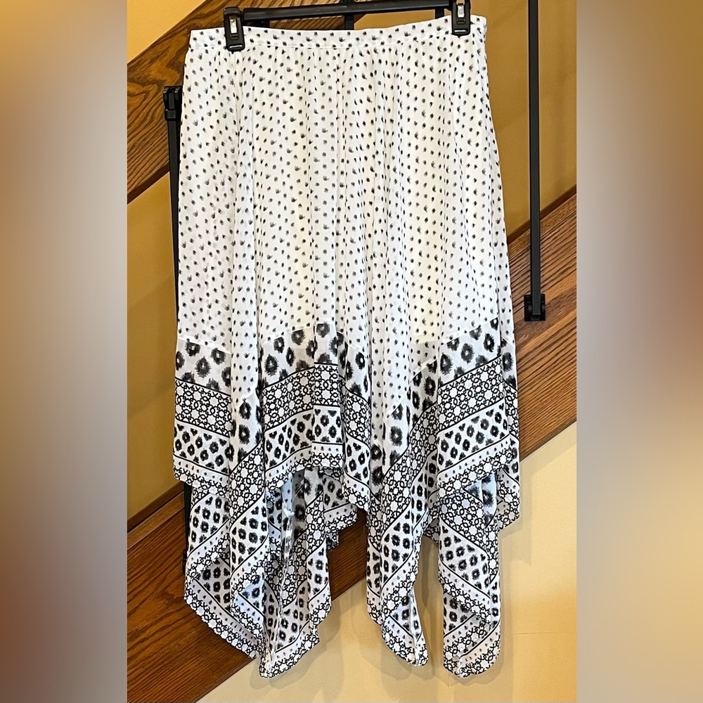 Express Skirt Mixed Print Handkerchief Hem Lined Black  & White SZ. XL